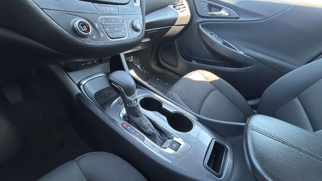 Used 2025 White Chevrolet LT image 14