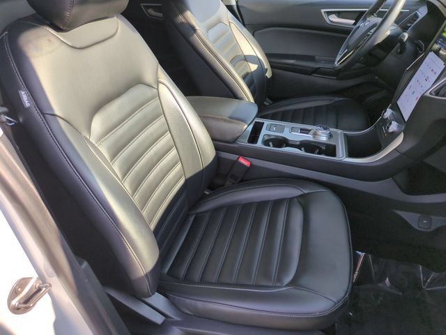 Used 2024 White Ford SEL image 32