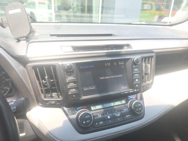 Used 2016 White Toyota XLE image 10
