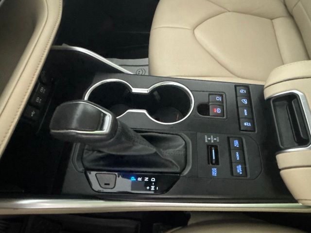 Used 2021 Toyota Highlander SUV