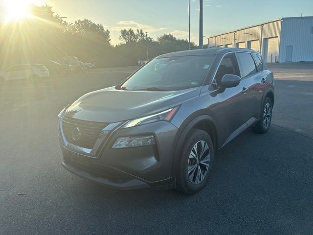 Used 2021 Gray Nissan SV image 3
