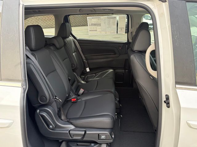 new 2026 Honda Odyssey car, priced at $43,833