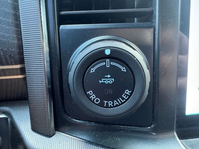 Used 2023 White Ford Platinum image 30