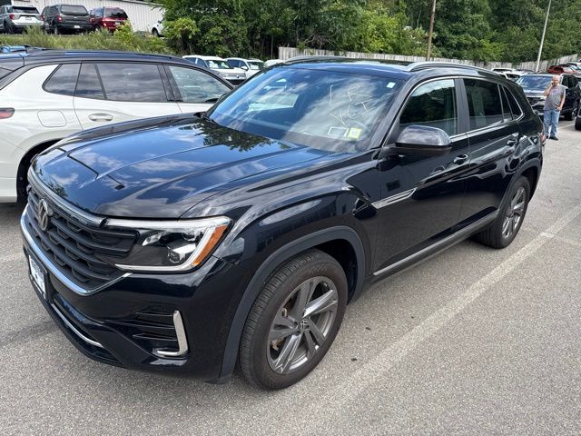 2024 Volkswagen Atlas Cross Sport 2.0T SEL R-Line Black at Sutliff Volkswagen
