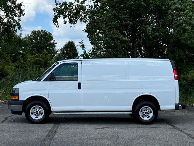 2023 GMC Savana 2500 Work Van 3