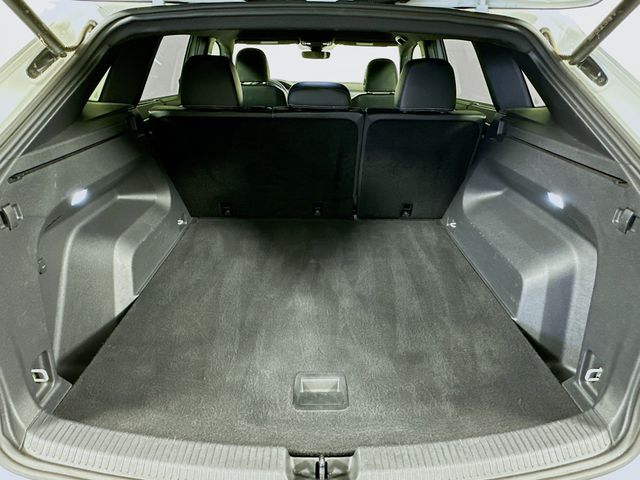 2024 Volkswagen Atlas Cross Sport 2.0T SE w/Technology photo