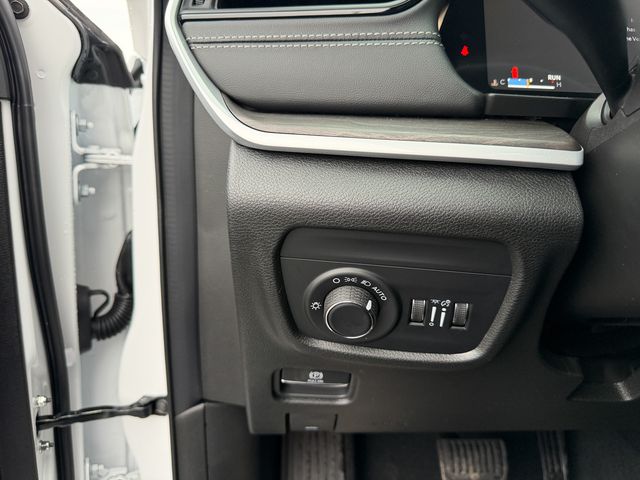 new 2026 Jeep Grand Cherokee car, priced at $36,930