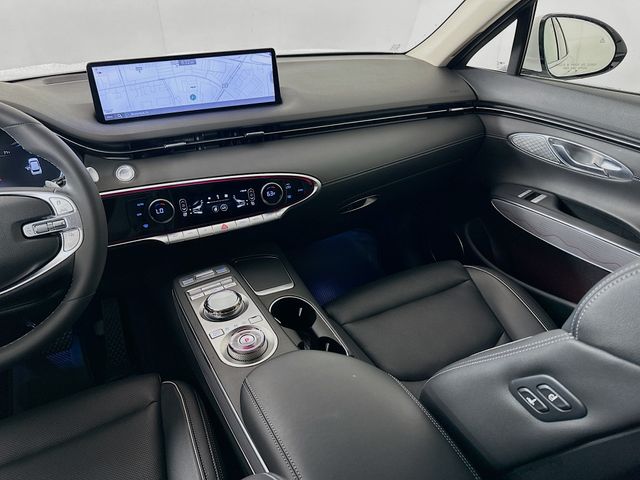 Thumbnail: 2025 Genesis GV70 - 25