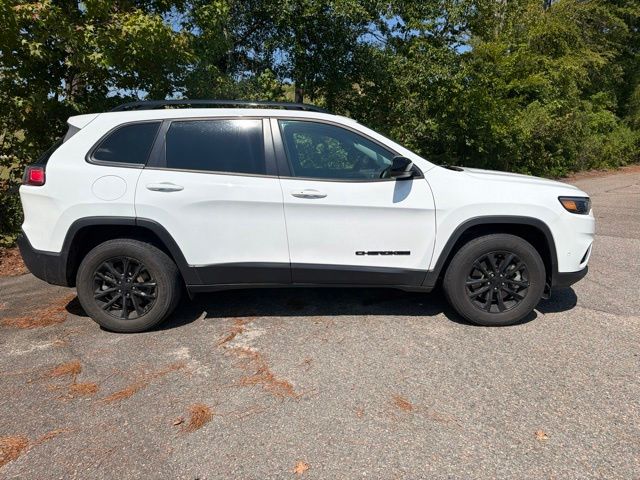 Used 2023 Jeep Cherokee SUV