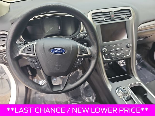 Used 2020 White Ford SE image 16