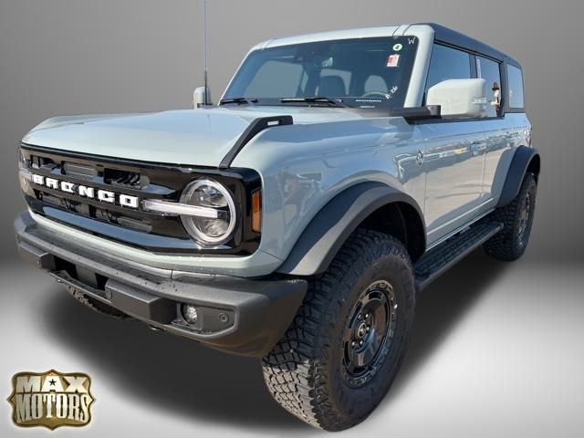 2024 Ford Bronco Outer Banks 3