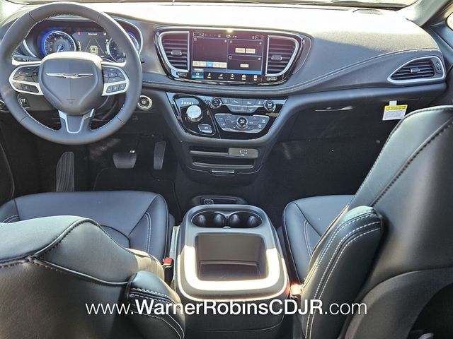 New 2026 White Chrysler Select image 8