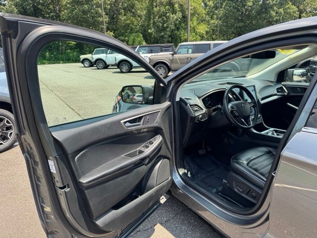 Used 2024 Gray Ford SEL image 11