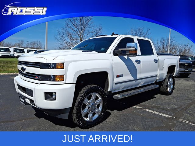 Summit White 2018 Chevrolet Silverado 2500HD LTZ Crew Cab 4WD Pickup Truck Four-Wheel Drive 6-Speed Automatic