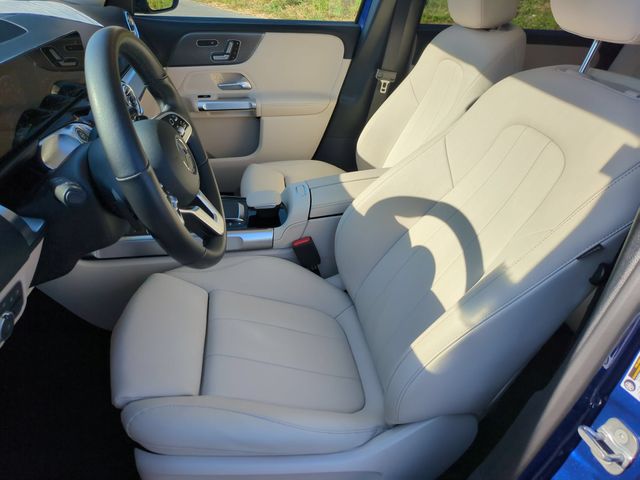 Used 2023  Mercedes-Benz GLB 250 image 14