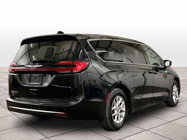 2023 Chrysler Pacifica Touring L - 10