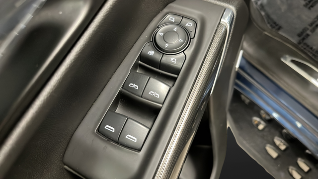 Used 2020 Blue GMC AT4 image 21