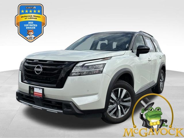 Pearl White Tricoat/Super Black 2024 Nissan Pathfinder SUV / Crossover Front-Wheel Drive 9-Speed Automatic