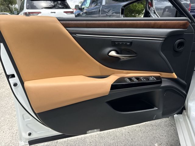 2025 Lexus ES - $46,998