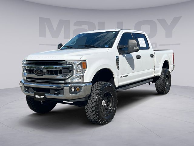 Oxford White 2021 Ford F-250 Super Duty XLT Crew Cab 4WD Pickup Truck Four-Wheel Drive Automatic