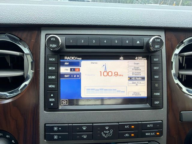 Used 2012 White Ford Lariat image 22