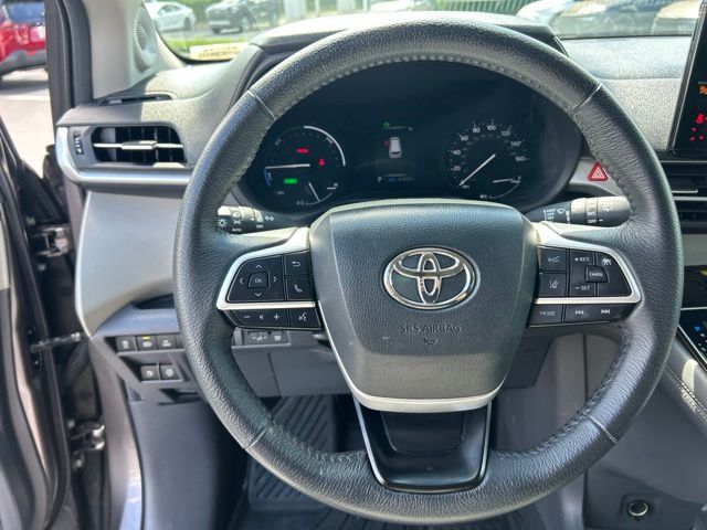 Used 2024 Toyota Sienna Van