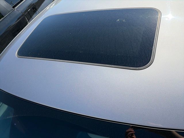 Used 2024 Fluid Metal Hyundai SEL image 2
