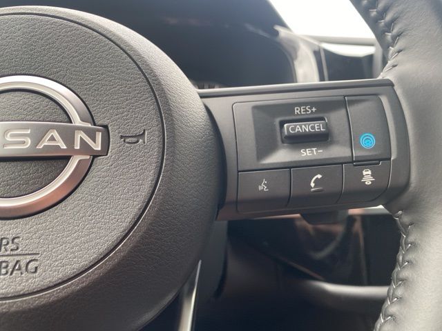 2025 Nissan Pathfinder SV photo