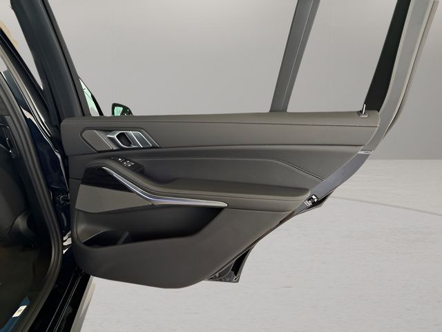 2026 BMW X7 40i - Photo 28
