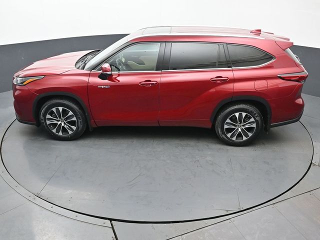 2021 Toyota Highlander Hybrid XLE 32