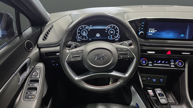 Used 2021 Phantom Black Hyundai SEL Plus image 16