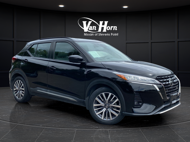 2021 Nissan Kicks SR