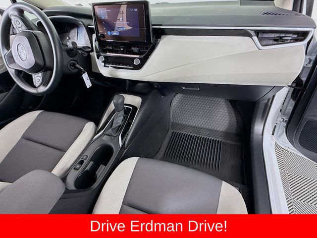 2025 Toyota Corolla LE - Photo 25