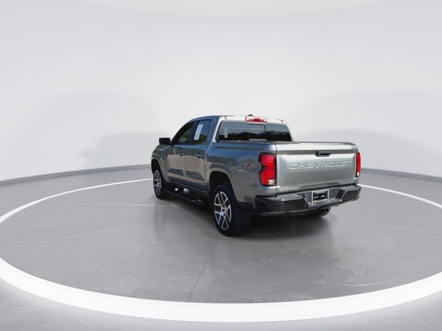 Used 2023 Gray Chevrolet Z71 image 9