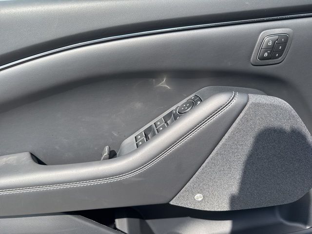 New 2025 White Ford Premium image 27