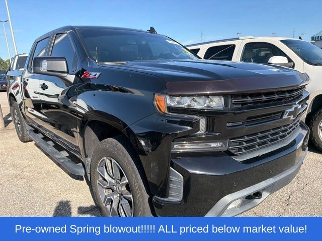 Used 2019 Black Chevrolet RST image 10