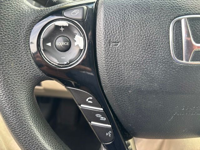 Used 2016  Honda LX image 7