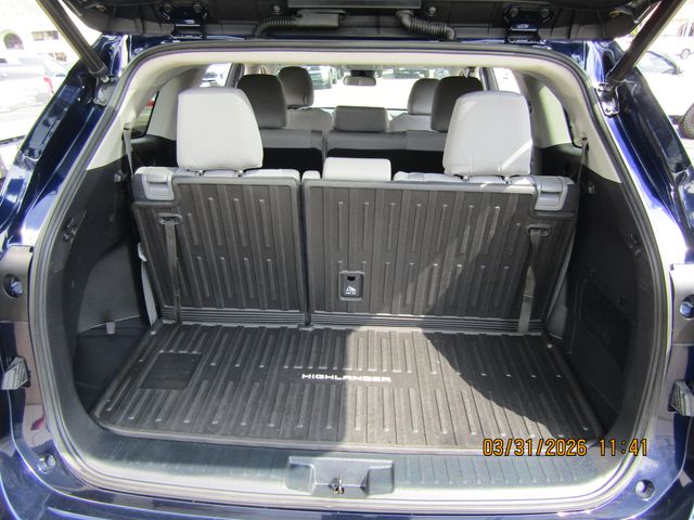 used 2022 Toyota Highlander car, priced at $29,499