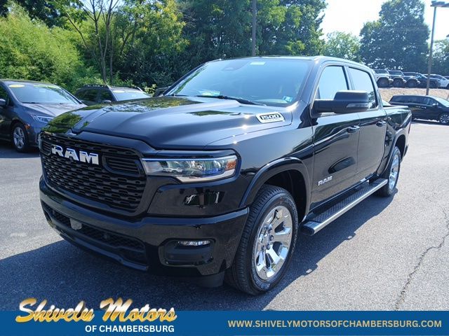 Diamond Black Crystal Pearlcoat 2026 RAM 1500 Pickup Truck Four-Wheel Drive 8-Speed Automatic