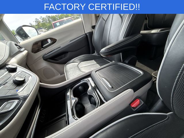 Used 2024 White Chrysler Limited image 24