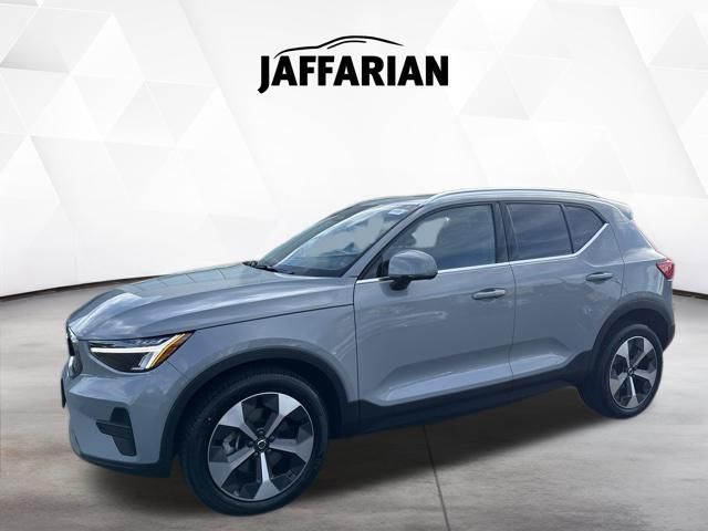 Used 2024 Volvo XC40 SUV