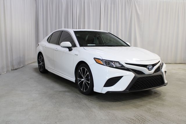 Used 2019 White Toyota SE image 26