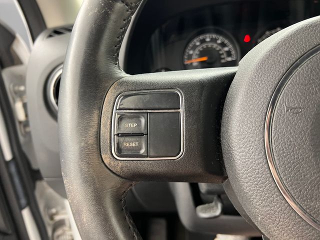 2016 Bright White Clearcoat Jeep Patriot Sport SE 4X4 SUV