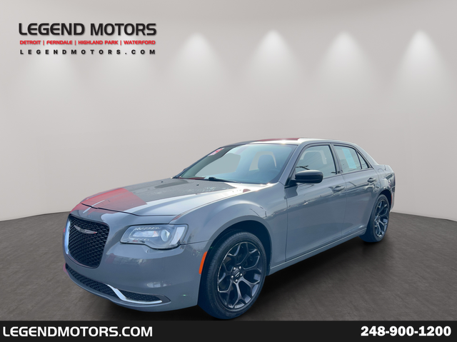 Ceramic Gray Clearcoat 2019 Chrysler 300 Touring RWD Sedan Rear-Wheel Drive 8-Speed Automatic