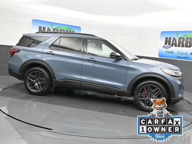 2025 Ford Explorer ST-Line photo