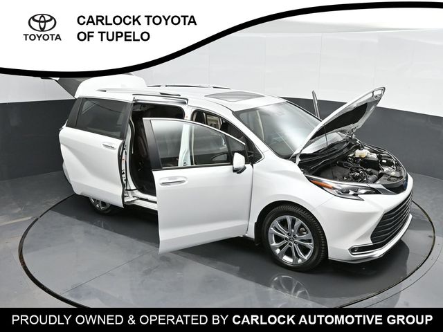 2022 Toyota Sienna Platinum 53