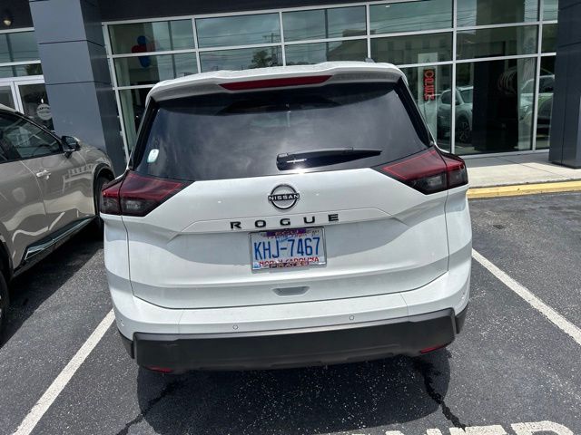 Used 2026 White Nissan Dark Armor image 9
