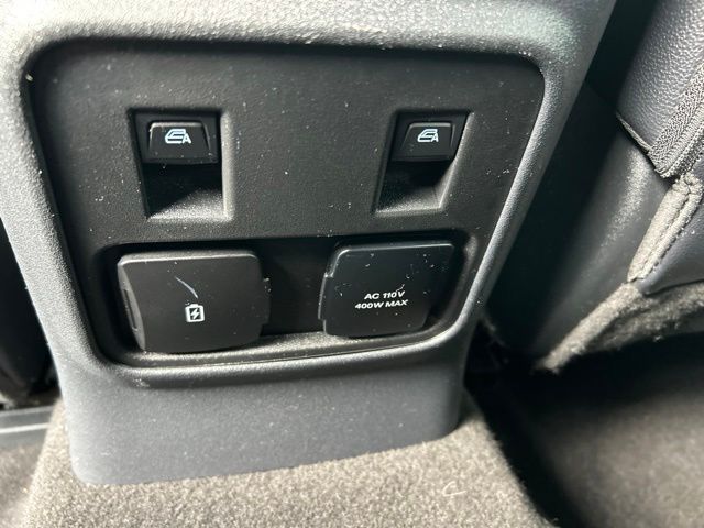 Used 2022 Black Ford Wildtrak image 14