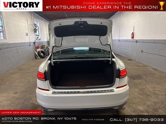 2022 Volkswagen Passat 2.0T SE photo