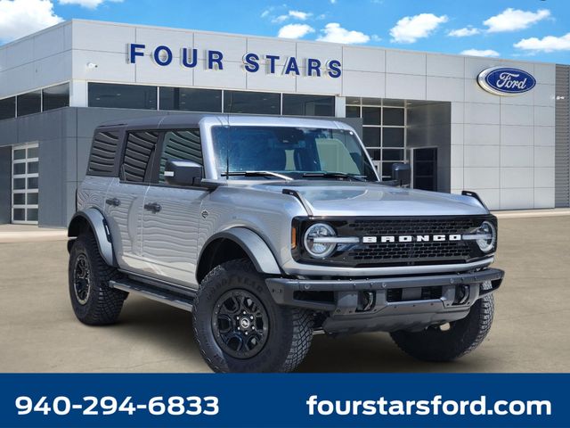 Iconic Silver Metallic 2024 Ford Bronco Wildtrak 4-Door 4WD SUV / Crossover Four-Wheel Drive Automatic
